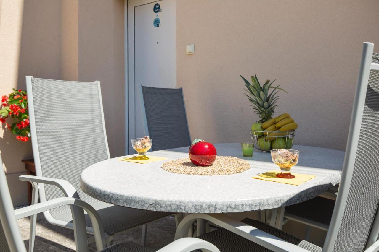 Apartmani Xenia & Desiderio Buzet Exterior foto